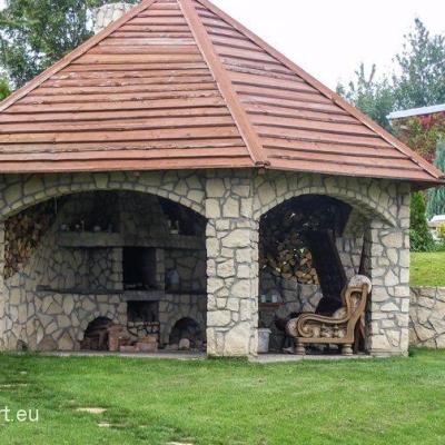 altany z kamienia naturalnego