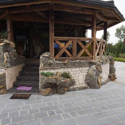 altany z kamienia naturalnego